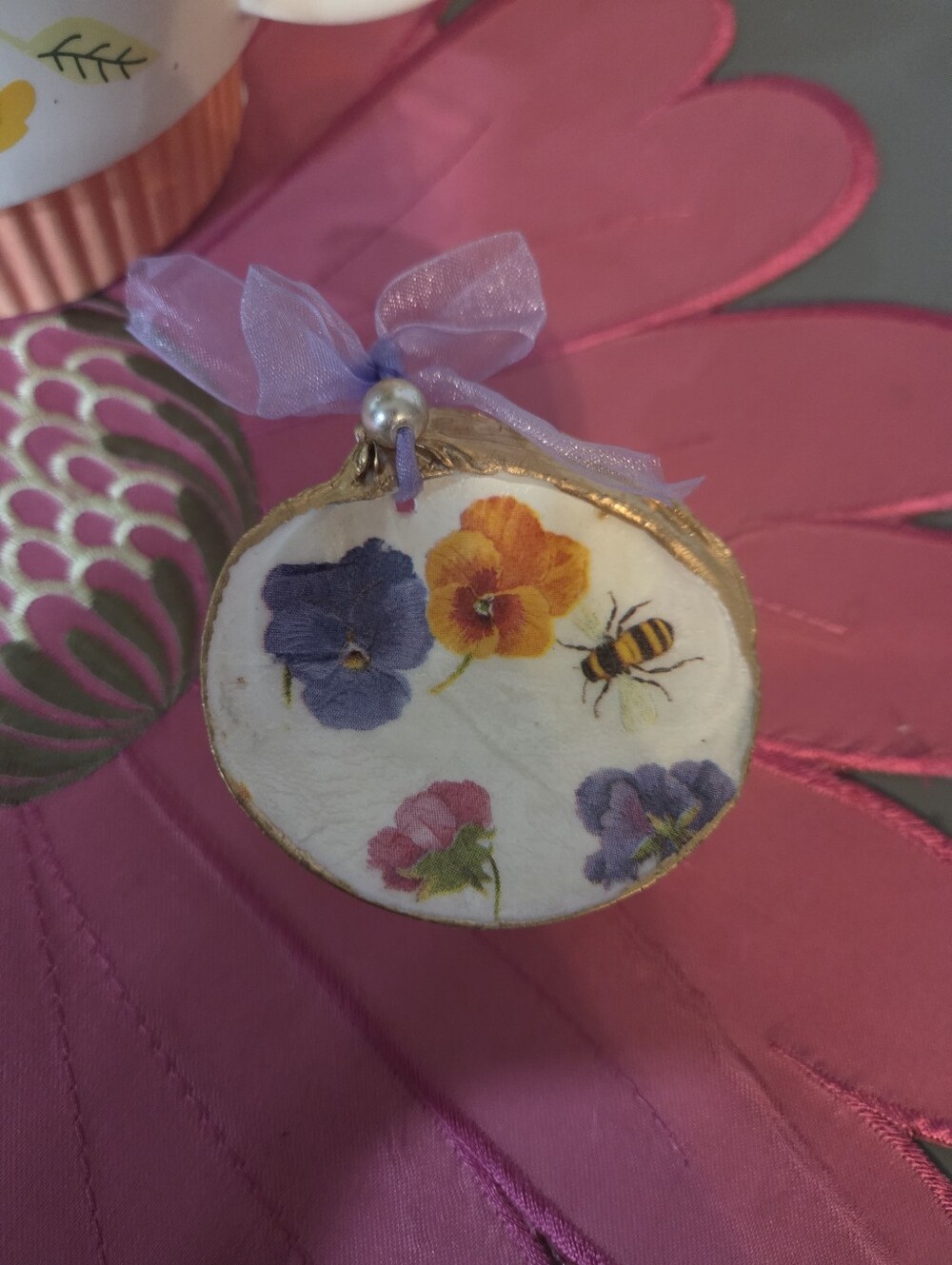 Jemerly Shell Dish Of Pansy Design